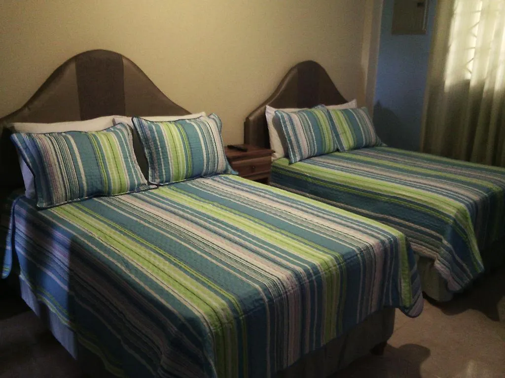 Hotel Tropik Leadonna Montego Bay 3*,