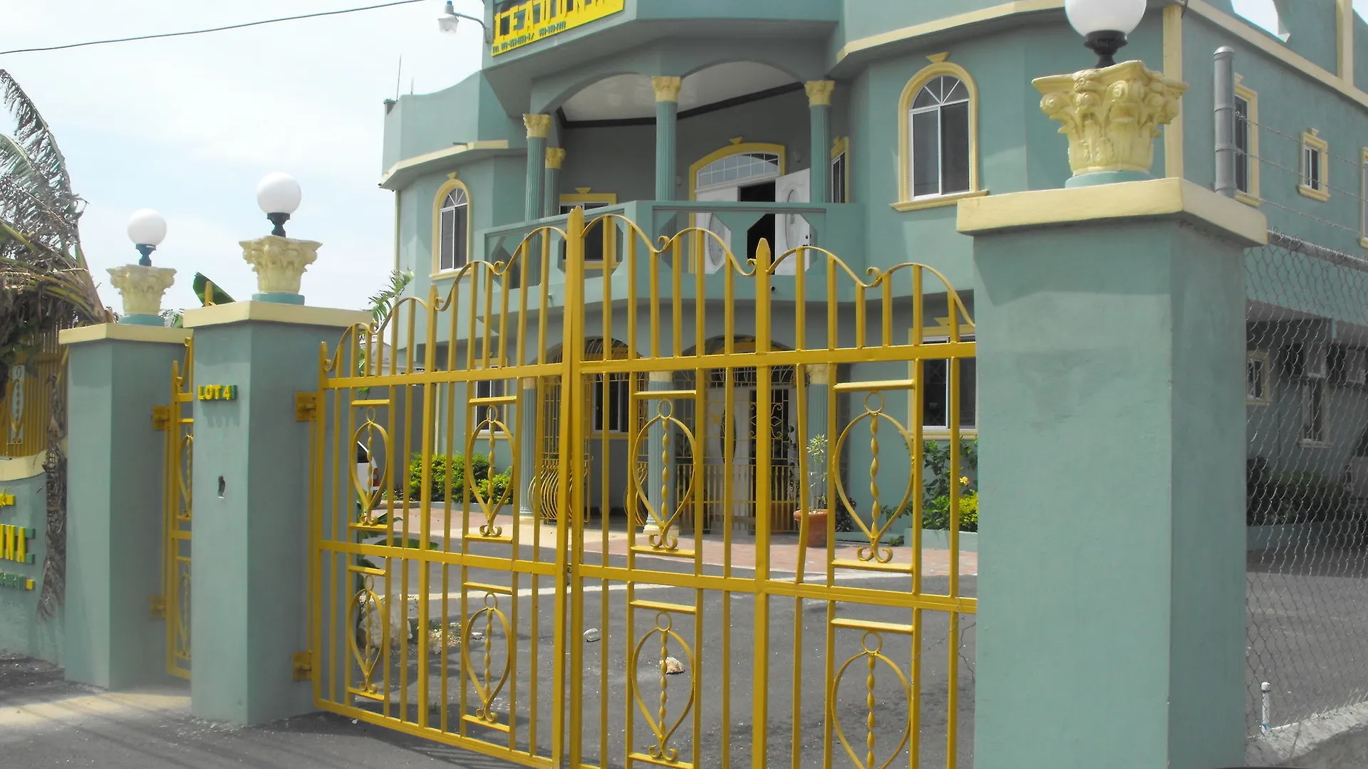 Hotel Tropik Leadonna Montego Bay